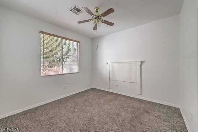 Building Photo - 5389 Progresso St