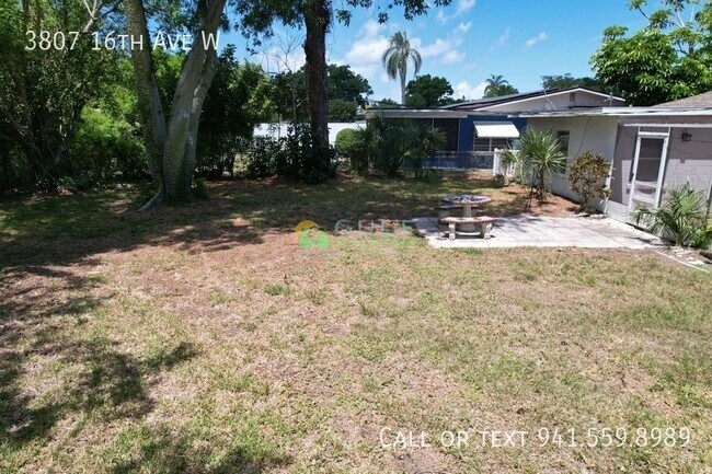 Building Photo - 3807 16th Ave W