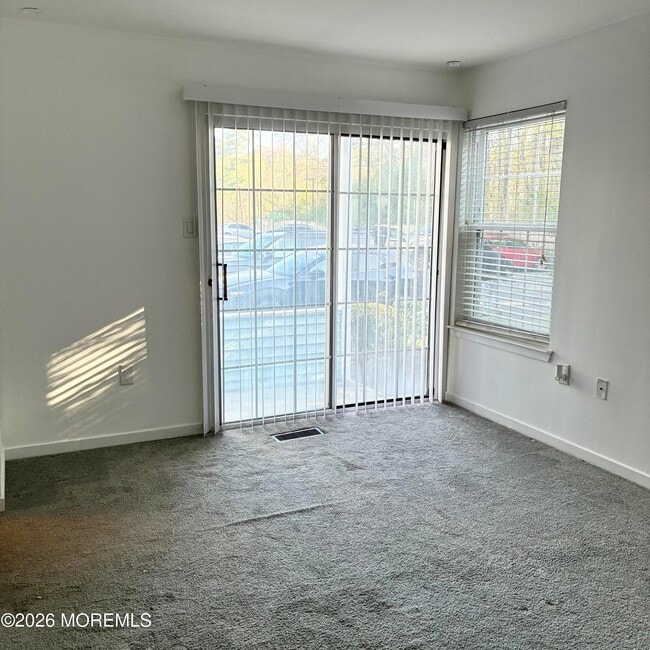 Building Photo - 310 Heather Croft