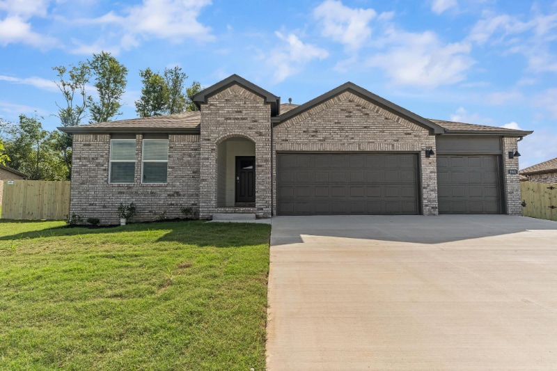 Primary Photo - 981 PEBBLE Dr