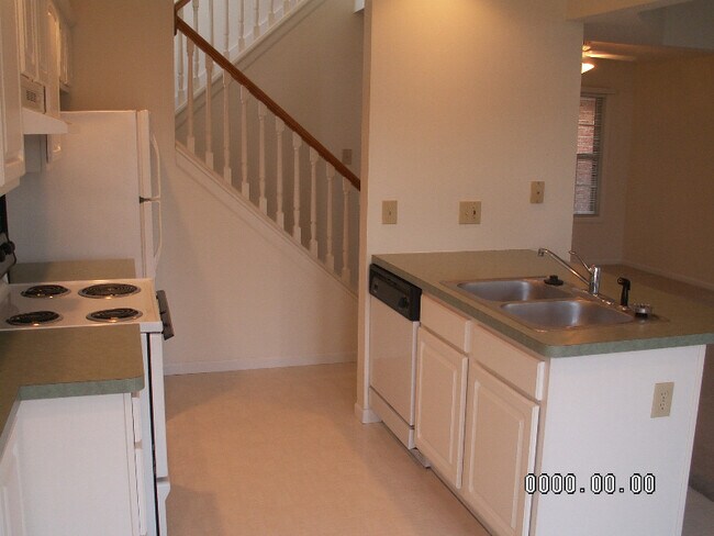 Building Photo - 981 Jasmine Dr