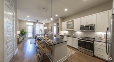 Building Photo - Start Fresh with 1 Month Free Rent