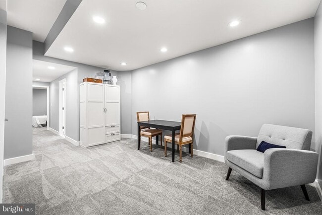 Building Photo - 710 S Charles St