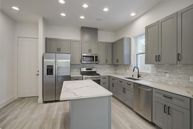 Building Photo - 4304 Sondick Ct