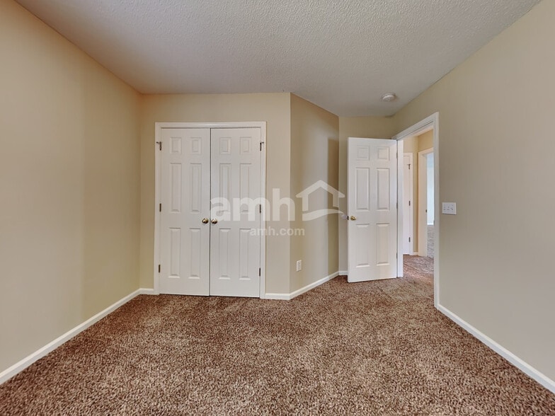 Building Photo - 405 White Bluff Ct