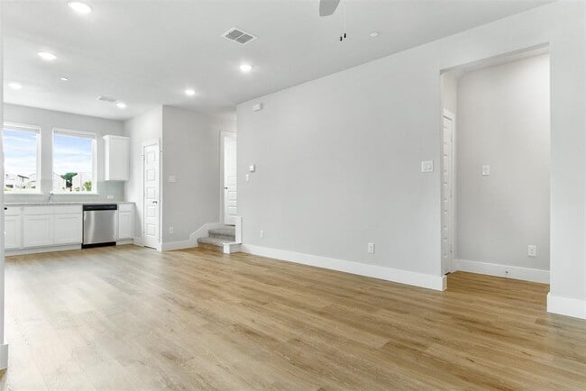 Building Photo - 7604 Resting Mews