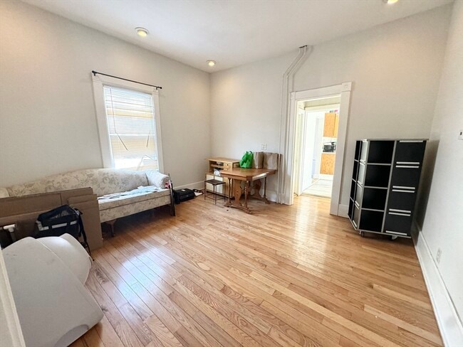 Building Photo - 28 Sumner Park