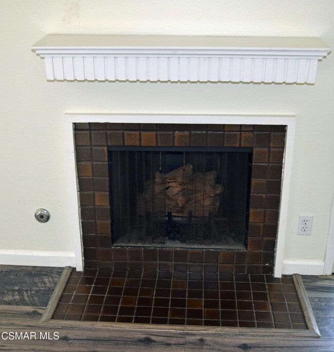 Building Photo - 28725 Conejo View Dr