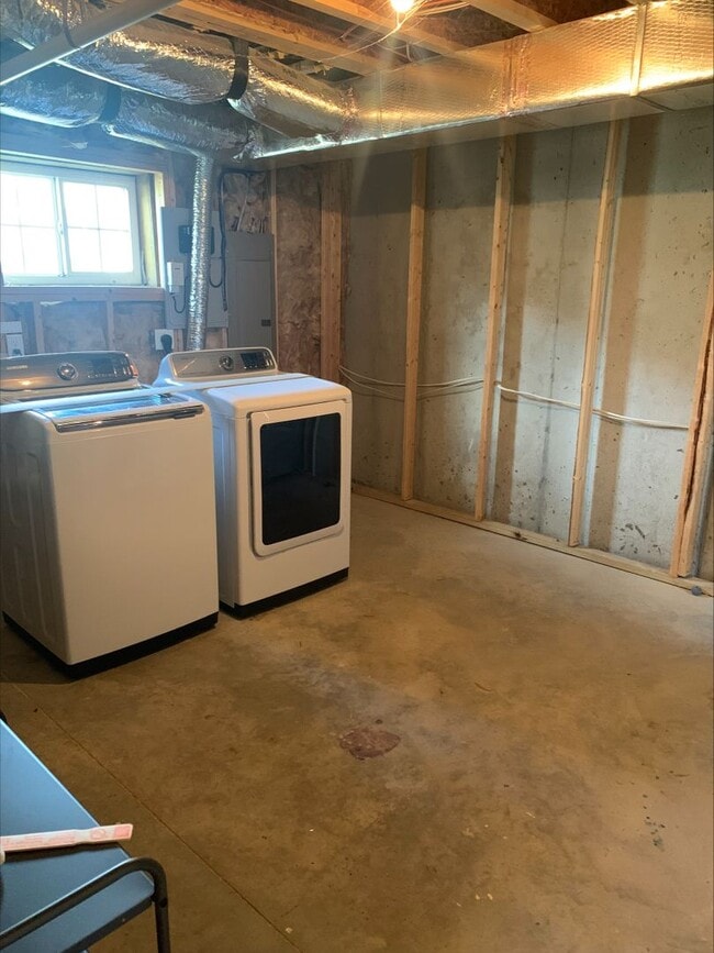 Building Photo - 327 Tribbitt St