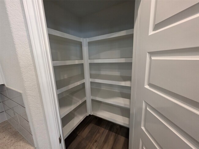 Building Photo - 221 Harper Ridge Dr