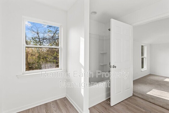 Building Photo - 4212 50th Ave N