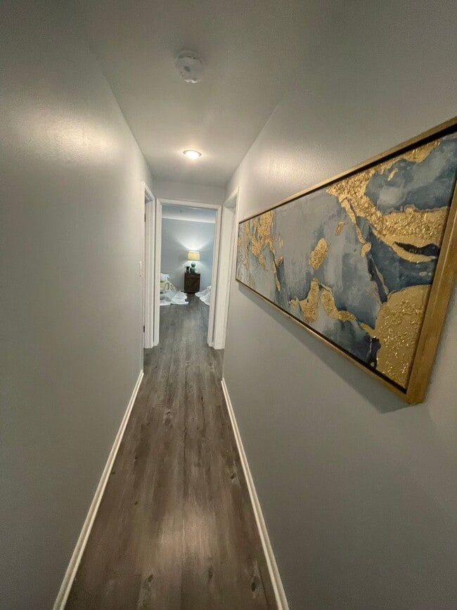 Building Photo - Mid-Century Gregory Heights 4 bedroom 2.25...