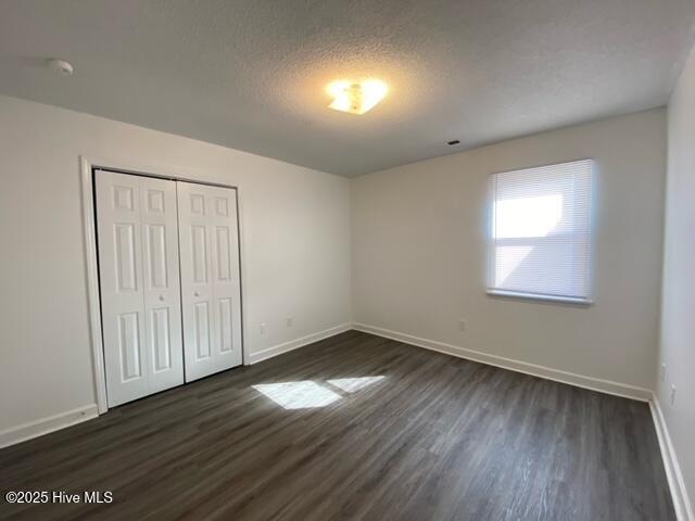 Building Photo - 2305 Knollwood Ln