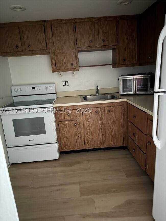 Building Photo - 1825 W 44th Pl