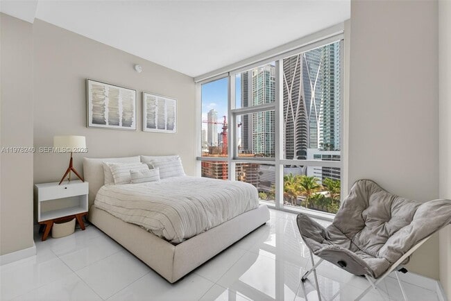 Building Photo - 851 NE 1st Ave