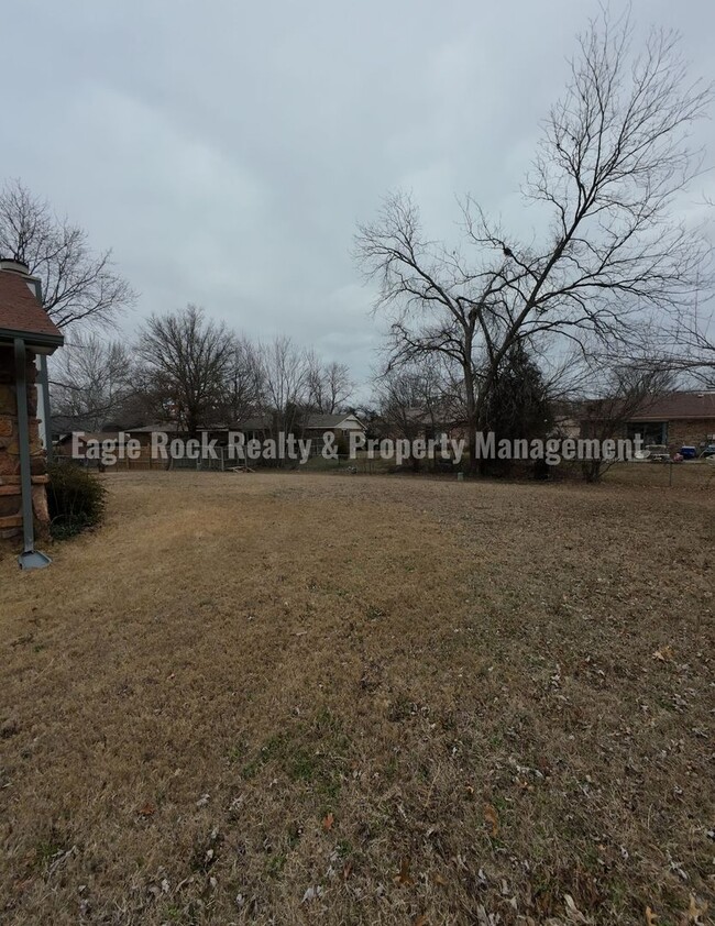 Building Photo - East Tulsa Home for Rent (3beds/2baths)