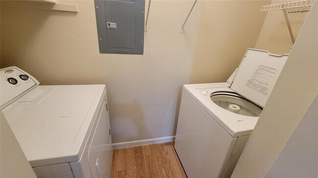 Building Photo - 5500 Devonbriar Way