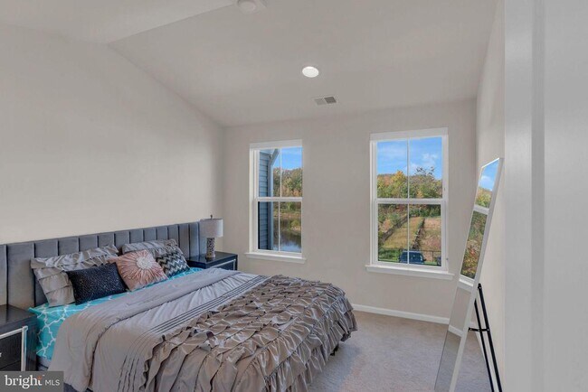 Building Photo - 29 Beachwood Dr