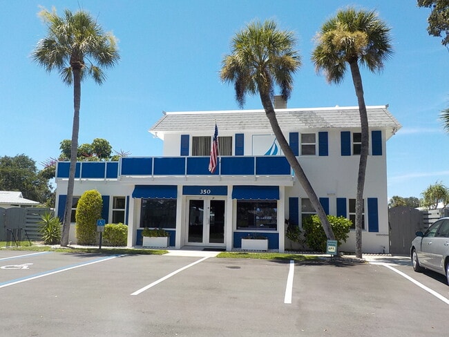 Building Photo - 607 Fair Winds Dr