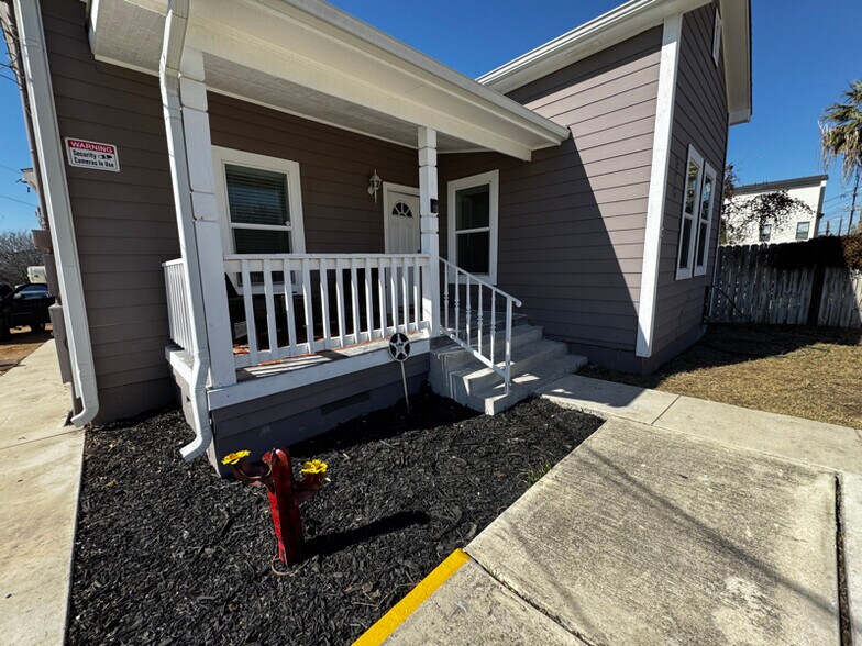 Building Photo - 319 S Olive St