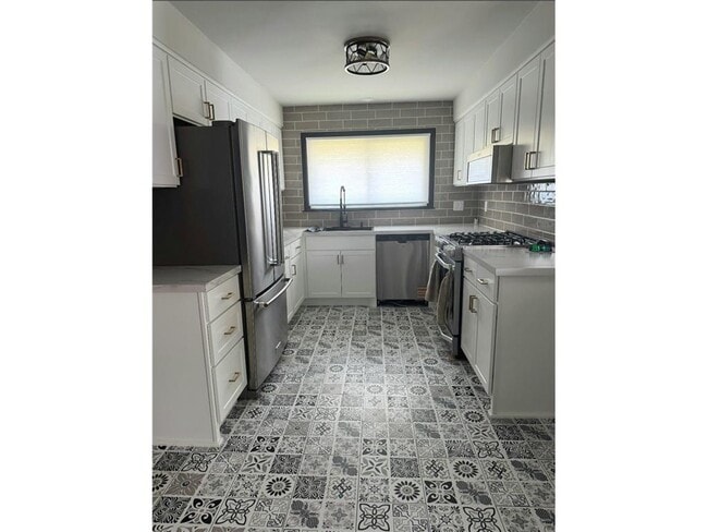 Building Photo - 6115 Colfax Ln S