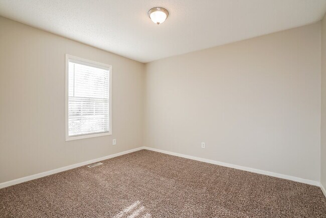 Building Photo - 1501 Poplar Ridge Rd