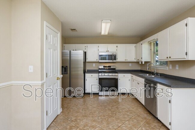 Building Photo - 4863 Kensington Ln
