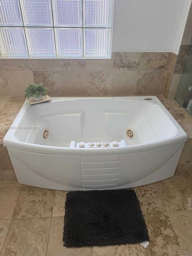 Building Photo - 1455 Ocean Dr