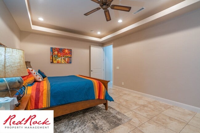 Building Photo - Minimally Furnished home in Little Valley!