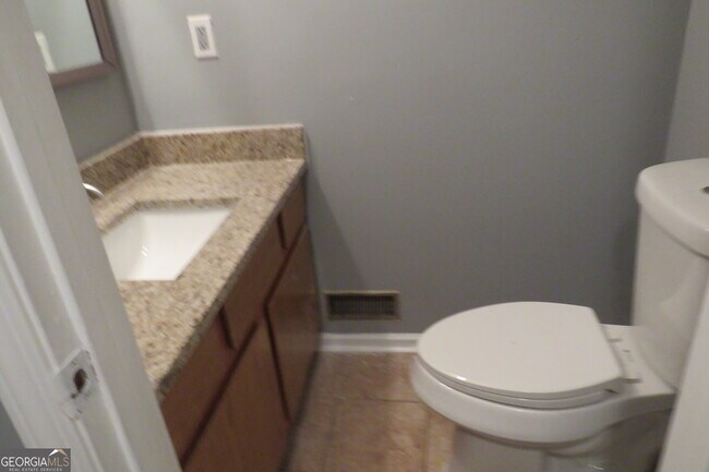 Building Photo - 1105 Hampton Rd