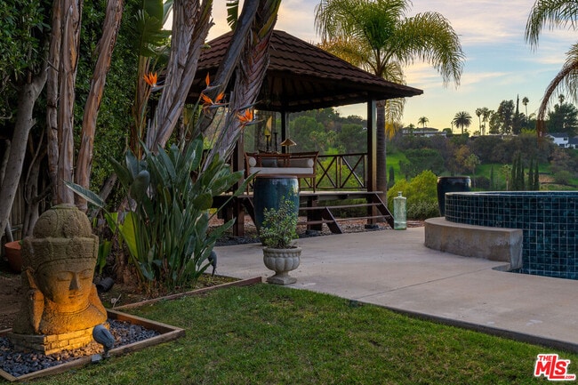 Building Photo - 3761 Sheridge Dr