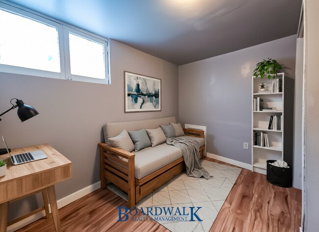 Building Photo - 1748 S Main St