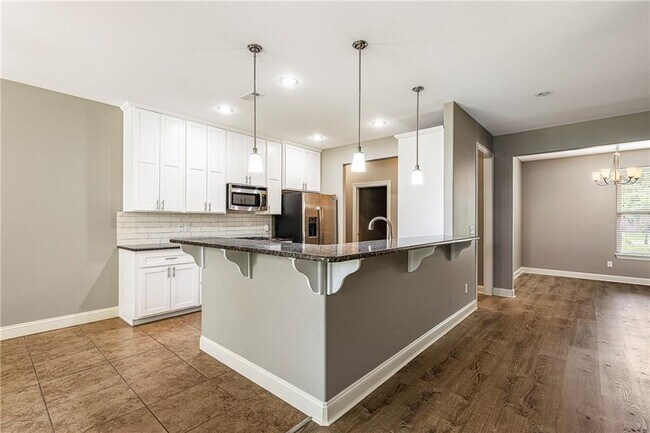 Building Photo - 4403 W Meadow Oaks Dr