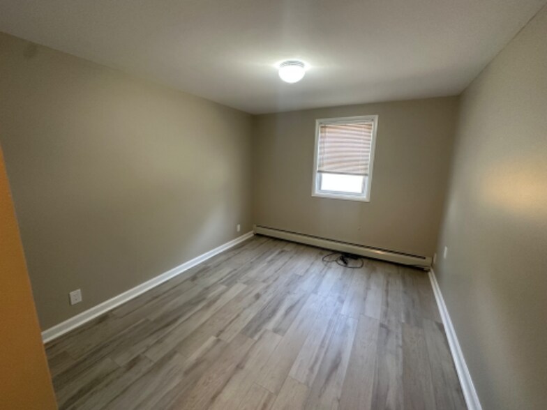Building Photo - 49 Tappan St