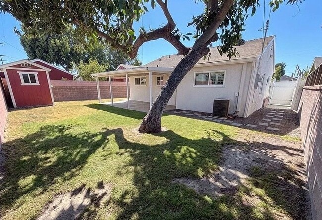 Building Photo - 11844 Graystone Ave