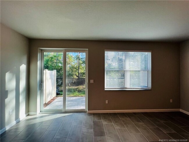 Building Photo - 3913 SE Mentmore Ln