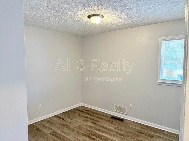 Building Photo - 88 Church St