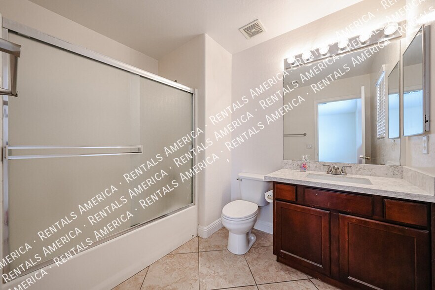 Building Photo - 1517 S 219th Dr