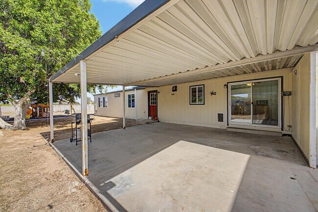 Building Photo - 8601 N 103rd Ave