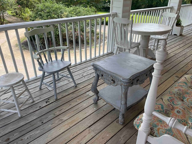 Building Photo - 198 Schools Dr