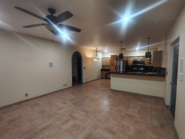 Building Photo - 9031 S Lonesome Ln