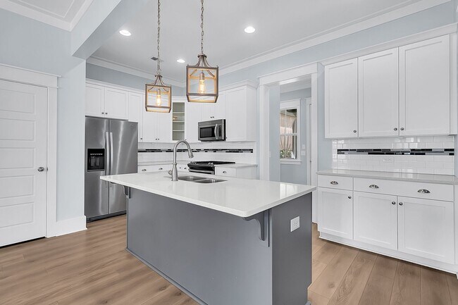 Building Photo - Gorgeous Carolina Park Home on a Corner Lot