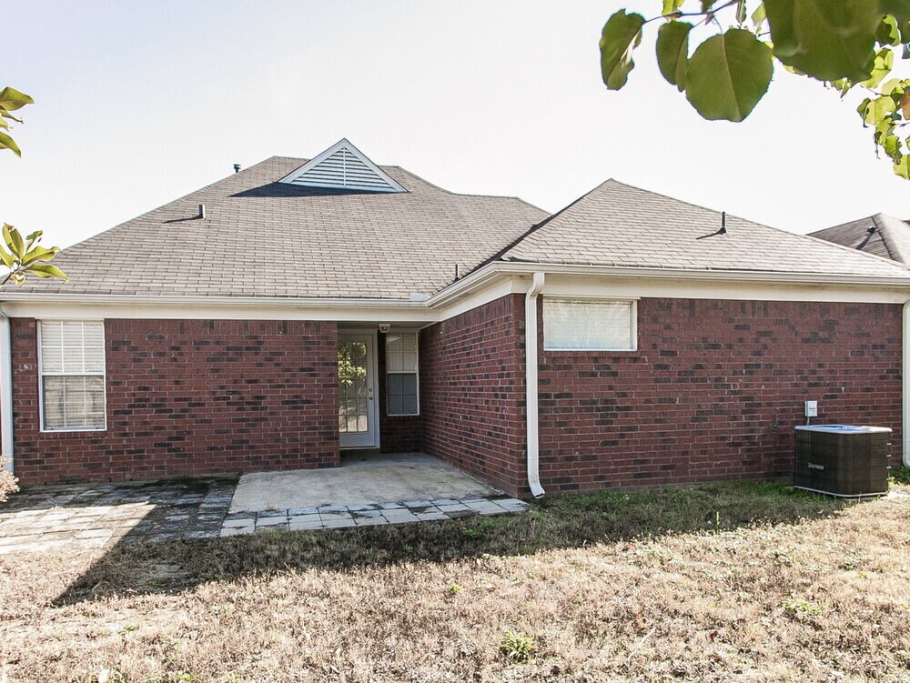 Building Photo - 8291 Cross Point Dr
