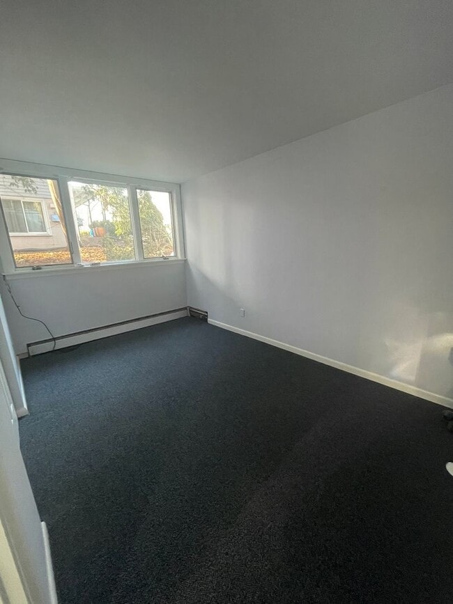 Building Photo - 4 Bed / 2 Bath Home Near Virginia Park | Flexible Move-in Date