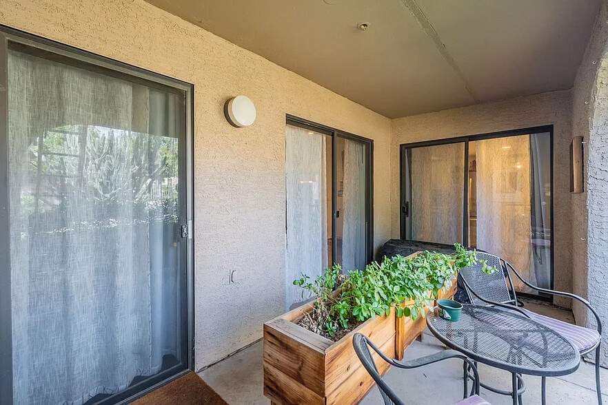 Building Photo - 9460 E Mission Ln