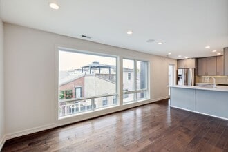 Building Photo - Luxury 2BD/2BA| Bella Vista Apartment