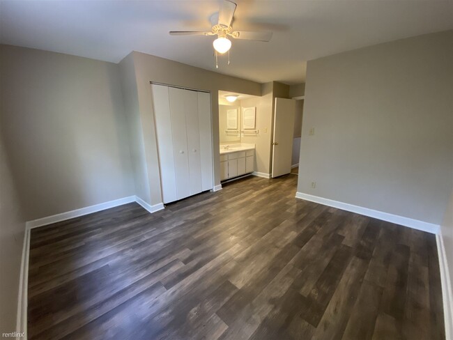 Building Photo - 2 br, 2.5 bath Townhome - Avery Close