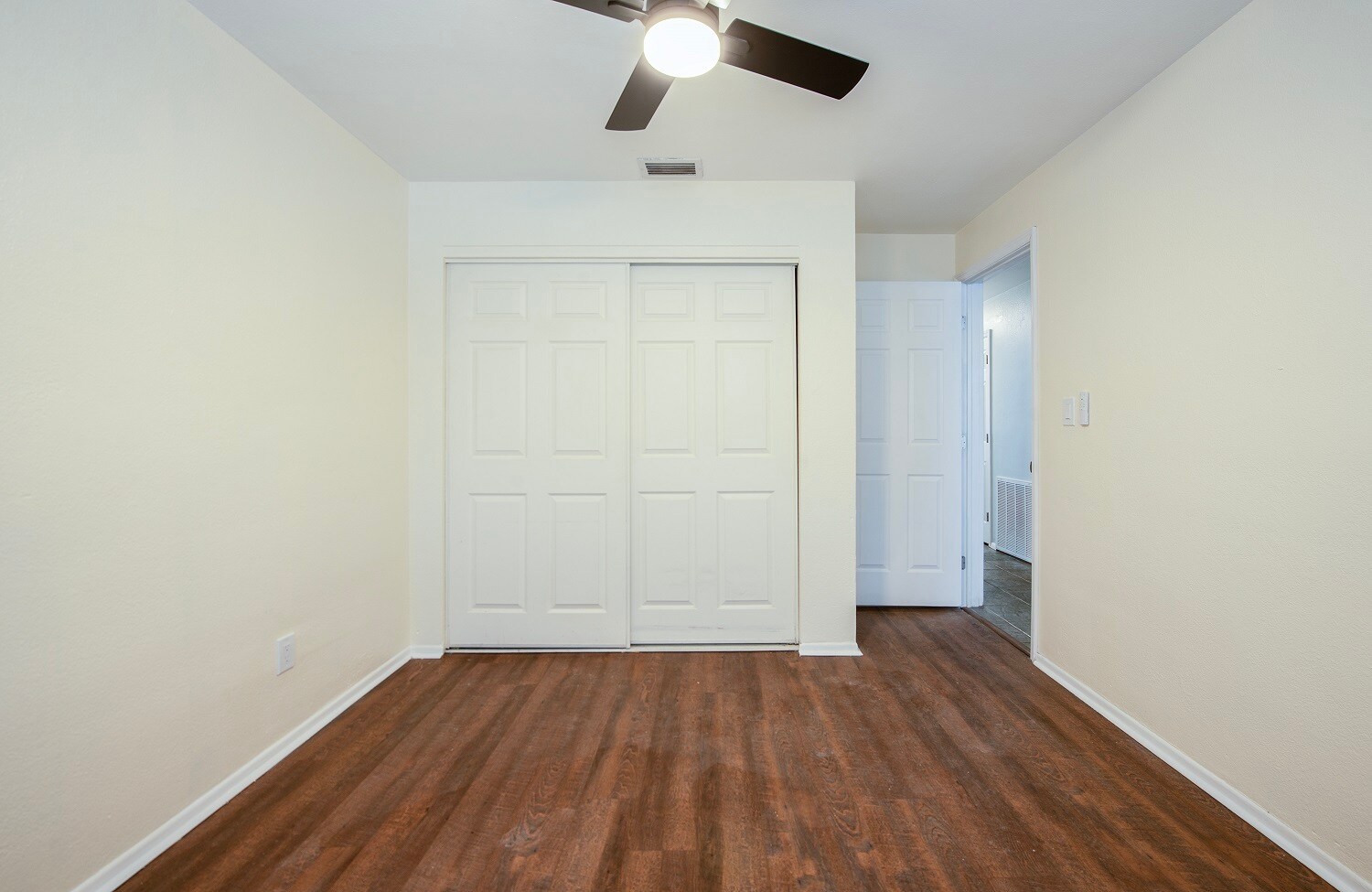 Building Photo - 5501 Kelly Dr N