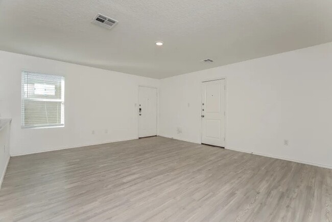 Building Photo - 8274 Piedra Medina