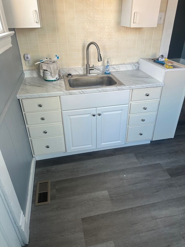 Building Photo - 208 McKinley St